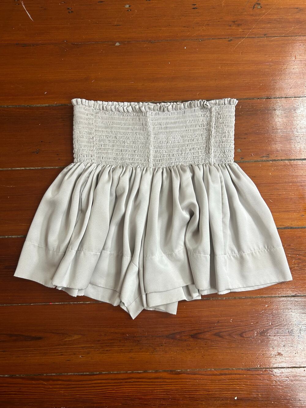 KOCH Smocked Ruffle Mini Skort Gray Made In USA Womens Small